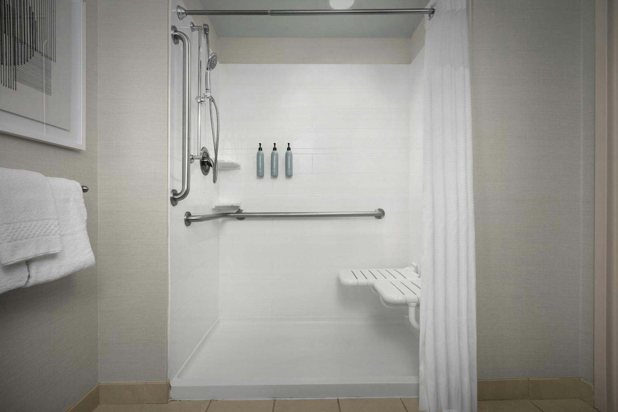Courtyard By Marriott Salisbury Hotel Luaran gambar